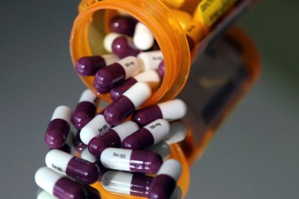 The pharmaceutical industry criticizes the drug plan that Trump says he will sign The pharmaceutical industry criticizes the drug plan that Trump says he will sign